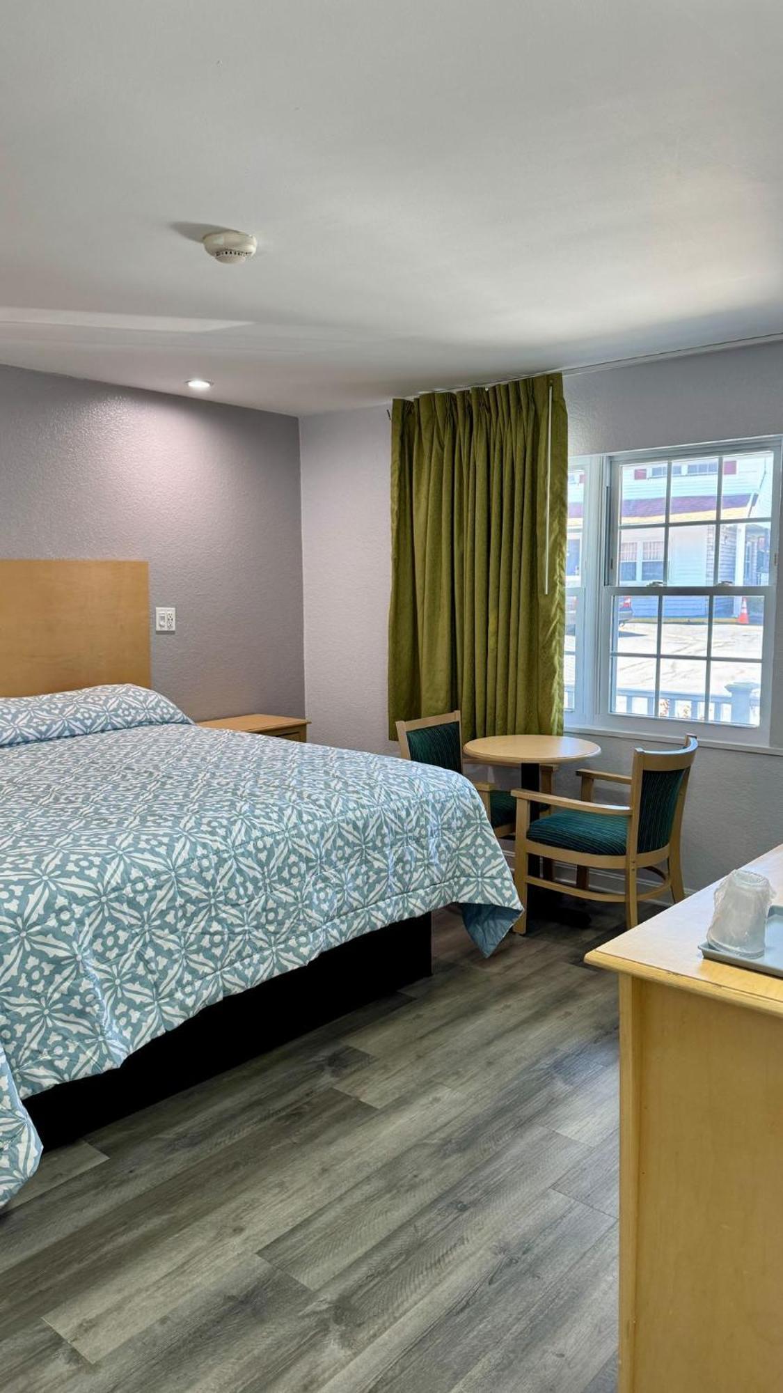 Chisholm'S Motor Inn Saugus Buitenkant foto