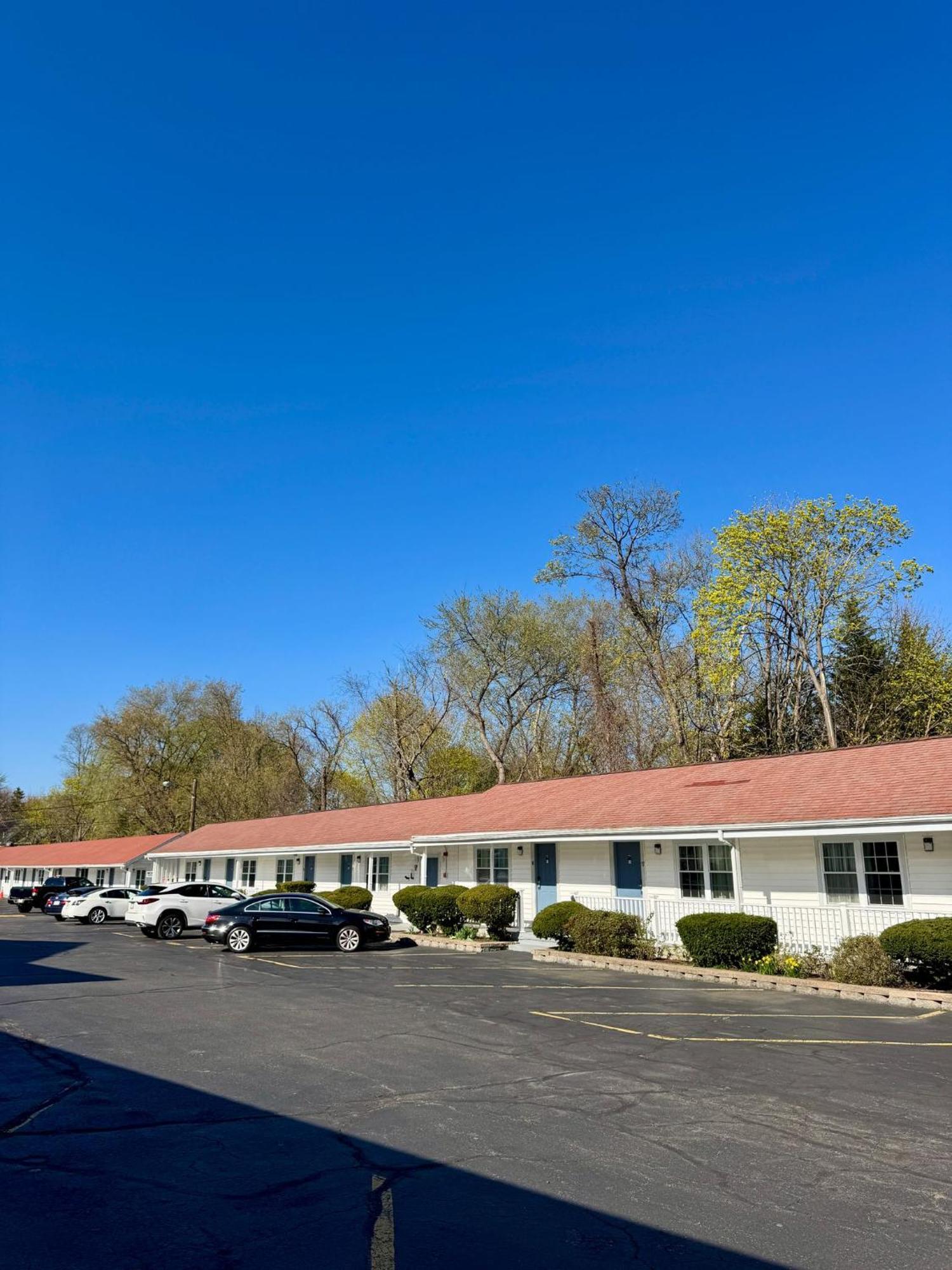 Chisholm'S Motor Inn Saugus Buitenkant foto