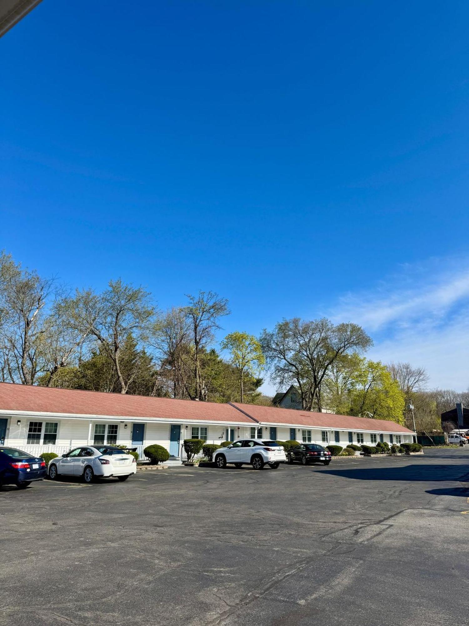 Chisholm'S Motor Inn Saugus Buitenkant foto