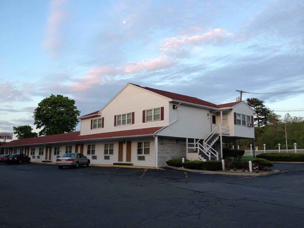 Chisholm'S Motor Inn Saugus Buitenkant foto