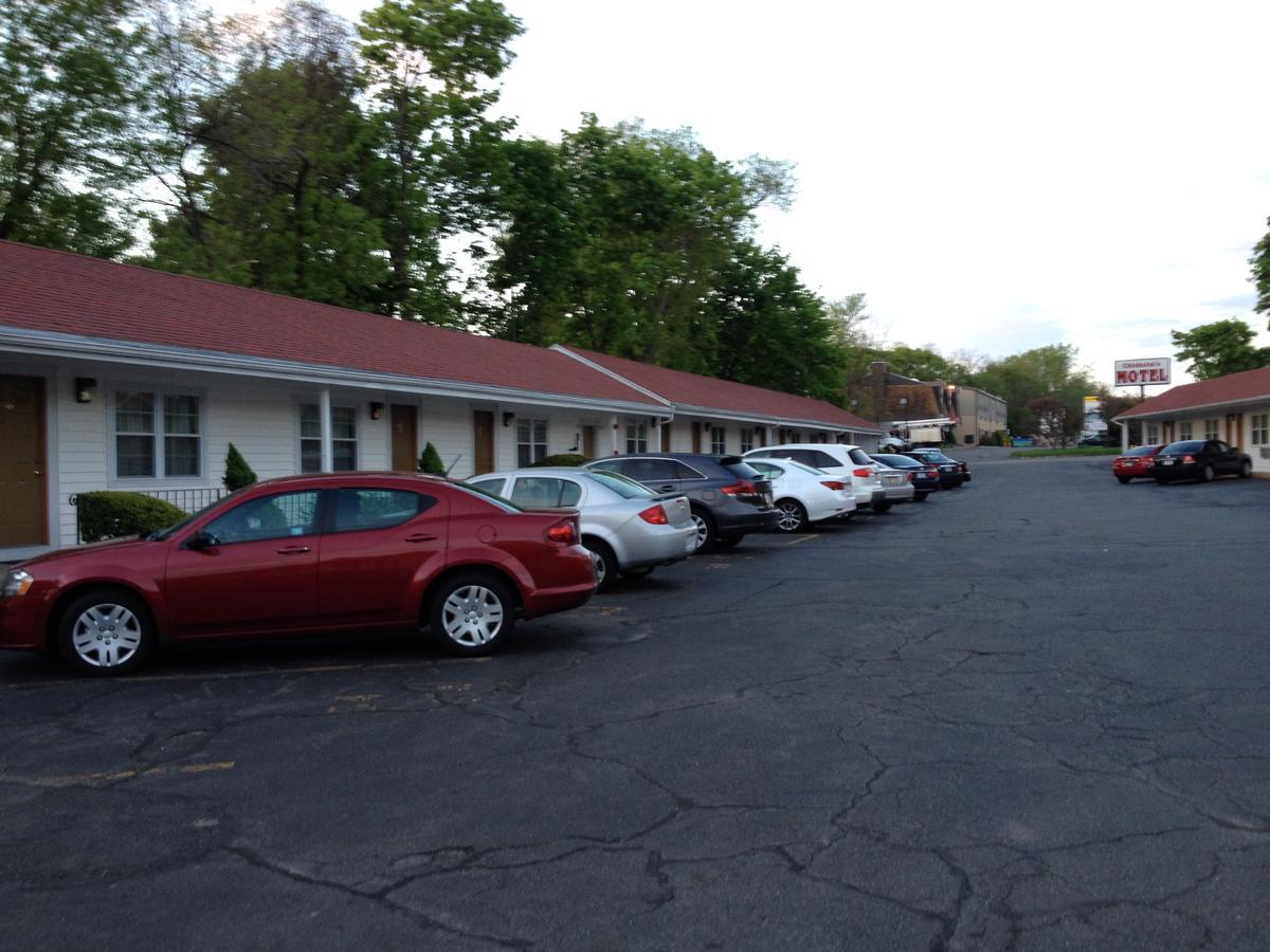 Chisholm'S Motor Inn Saugus Buitenkant foto