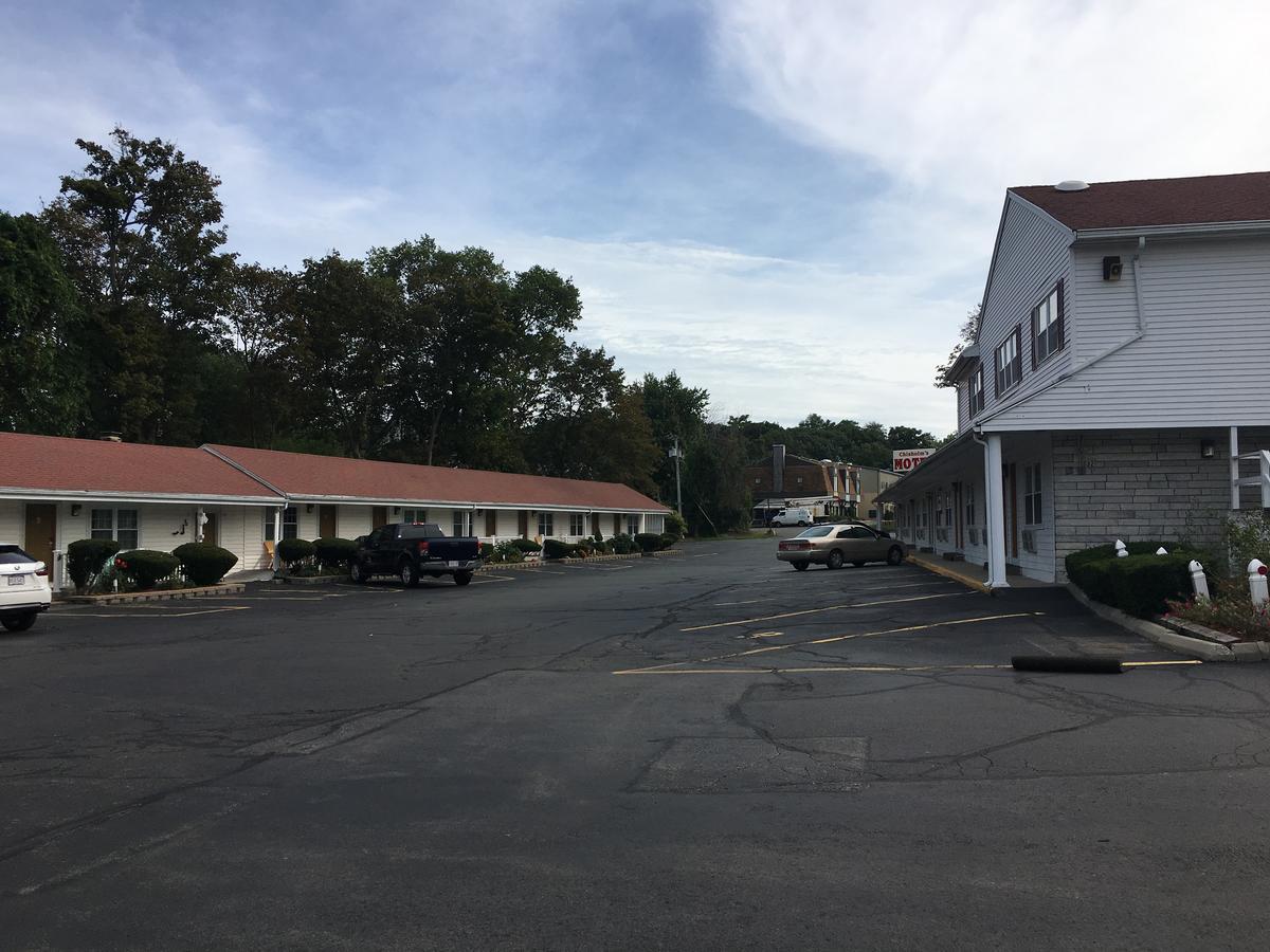 Chisholm'S Motor Inn Saugus Buitenkant foto