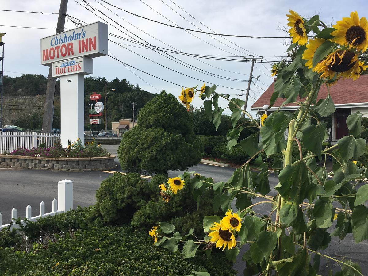 Chisholm'S Motor Inn Saugus Buitenkant foto