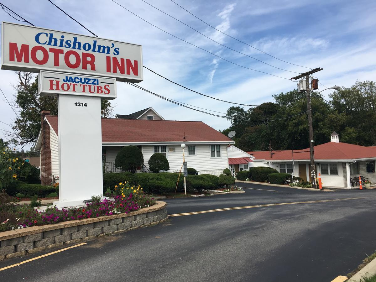 Chisholm'S Motor Inn Saugus Buitenkant foto