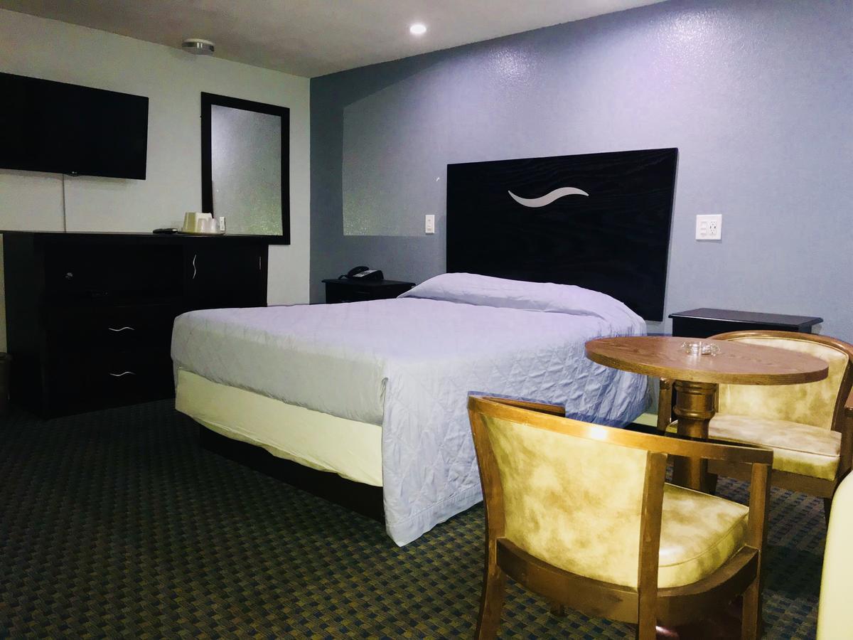 Chisholm'S Motor Inn Saugus Buitenkant foto